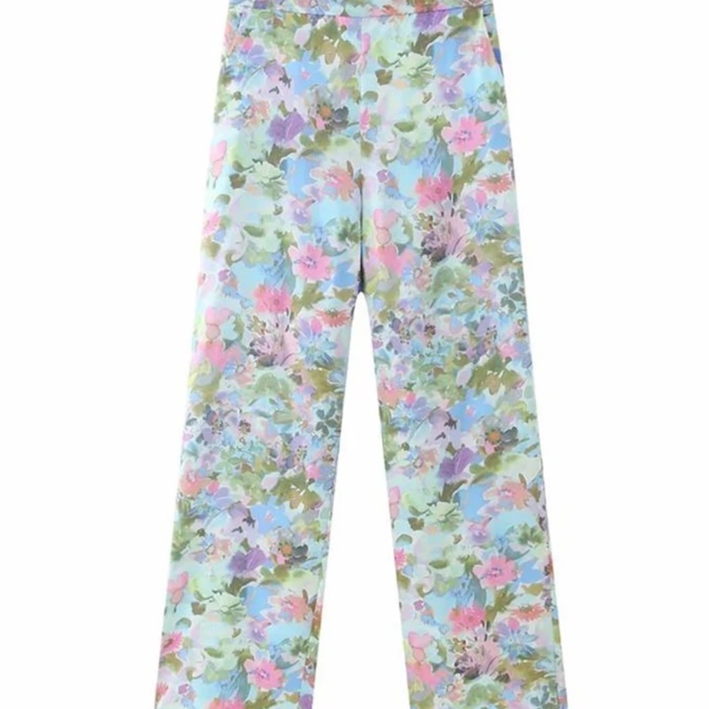 New floral suit. Never worn. Fits size medium. 35 or best offer. - Picture 3 of 6